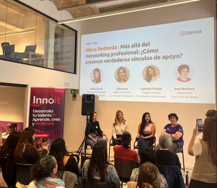 Participantes de la mesa redonda
